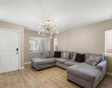 3647 Mcmurty Court - Photo Thumbnail 3