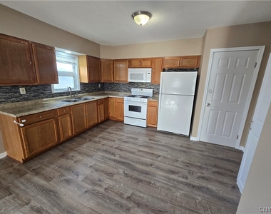 2802 Lemoyne Avenue - Photo Thumbnail 5