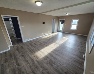 2802 Lemoyne Avenue - Photo Thumbnail 3