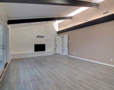 3763 Vinecrest Drive - Photo Thumbnail 6