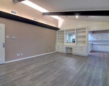3763 Vinecrest Drive - Photo Thumbnail 9