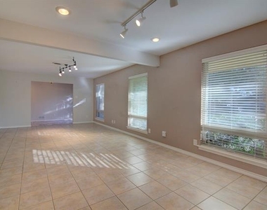 3763 Vinecrest Drive - Photo Thumbnail 5