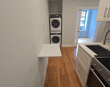 East 80th Street - Photo Thumbnail 1