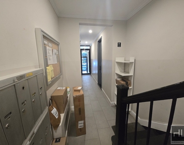 East 80th Street - Photo Thumbnail 8