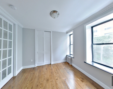 East 100th Street - Photo Thumbnail 3