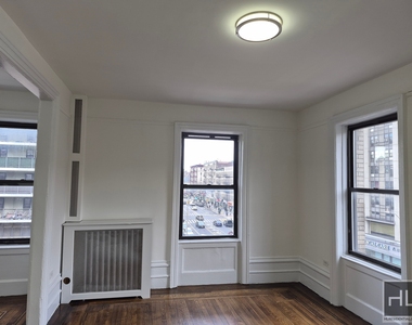 W 178 St - Photo Thumbnail 1