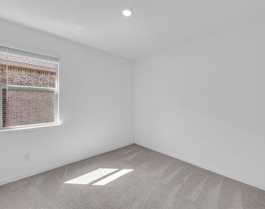 1321 Lazy Grove Drive - Photo Thumbnail 13