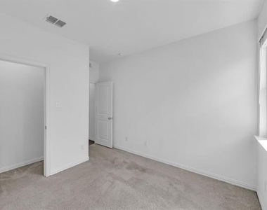 1321 Lazy Grove Drive - Photo Thumbnail 14