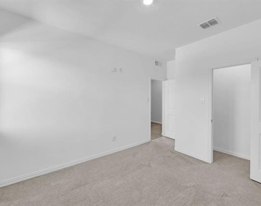 1321 Lazy Grove Drive - Photo Thumbnail 10