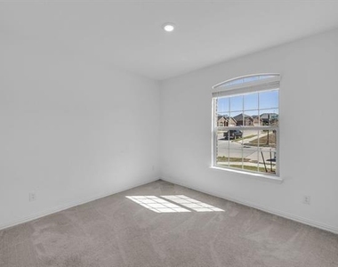 1321 Lazy Grove Drive - Photo Thumbnail 6