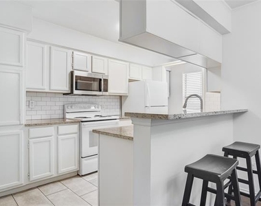 3205 Donnelly Circle - Photo Thumbnail 9