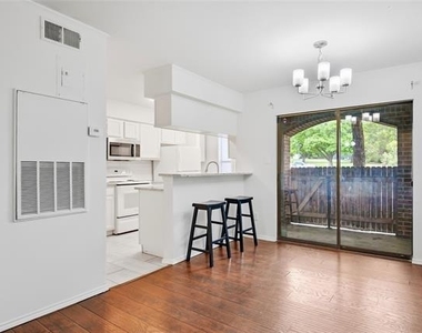 3205 Donnelly Circle - Photo Thumbnail 6