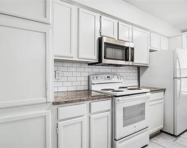 3205 Donnelly Circle - Photo Thumbnail 11