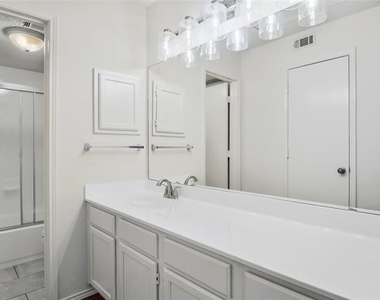 3205 Donnelly Circle - Photo Thumbnail 18