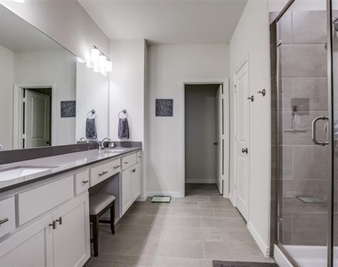 3504 Zellwood Lane - Photo Thumbnail 16