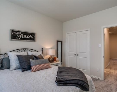 3504 Zellwood Lane - Photo Thumbnail 18