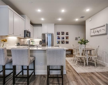 3504 Zellwood Lane - Photo Thumbnail 10