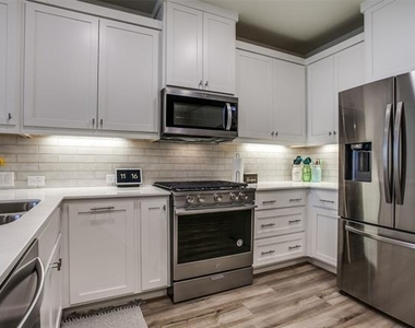 3504 Zellwood Lane - Photo Thumbnail 9