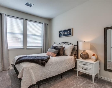 3504 Zellwood Lane - Photo Thumbnail 17