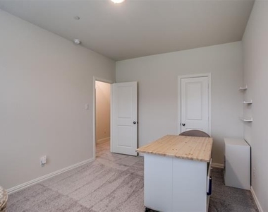3504 Zellwood Lane - Photo Thumbnail 21