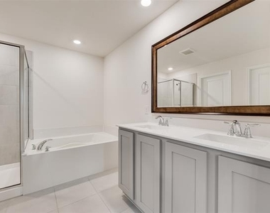 2016 Hampton Street - Photo Thumbnail 12