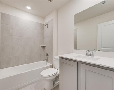 2016 Hampton Street - Photo Thumbnail 16