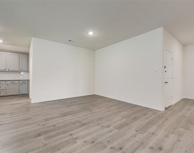 2016 Hampton Street - Photo Thumbnail 7