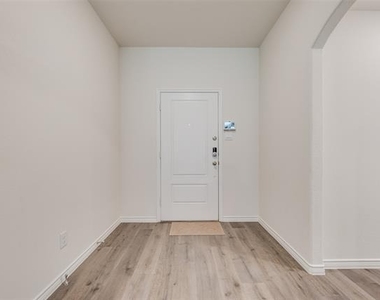 2016 Hampton Street - Photo Thumbnail 2