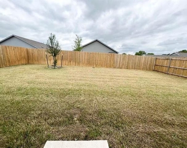 3603 Chambray Drive - Photo Thumbnail 10