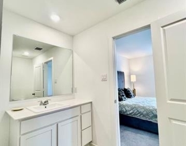 3603 Chambray Drive - Photo Thumbnail 13