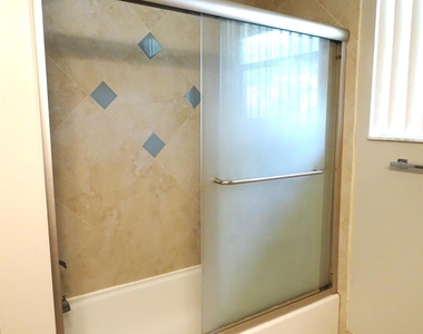 6325 Winding Lake Drive - Photo Thumbnail 20