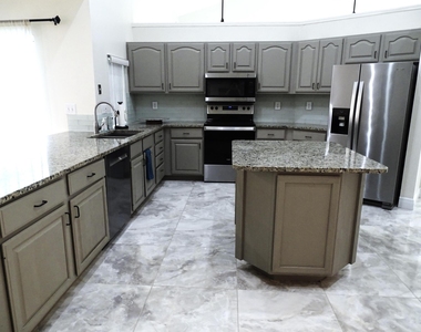 6325 Winding Lake Drive - Photo Thumbnail 6