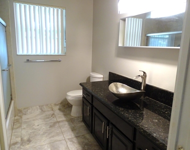 6325 Winding Lake Drive - Photo Thumbnail 19