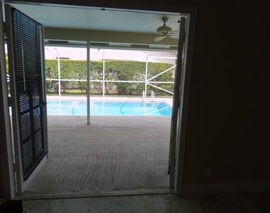 6325 Winding Lake Drive - Photo Thumbnail 11