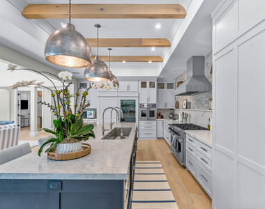 18 Nw 15th Street - Photo Thumbnail 5