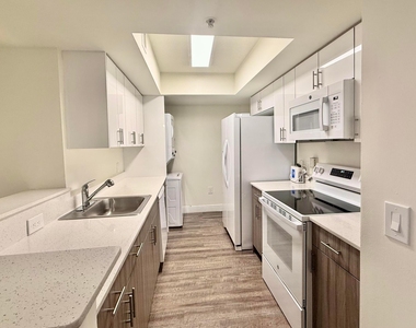 18335 Nw 68 Avenue - Photo Thumbnail 1
