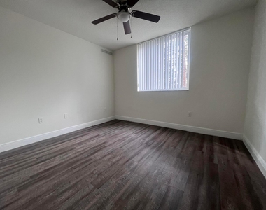 18335 Nw 68 Avenue - Photo Thumbnail 3