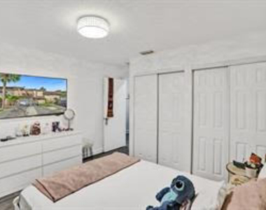 833 Nw 81st Avenue - Photo Thumbnail 26