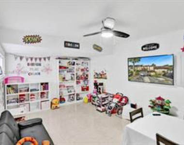 833 Nw 81st Avenue - Photo Thumbnail 25