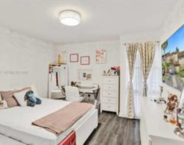 833 Nw 81st Avenue - Photo Thumbnail 22