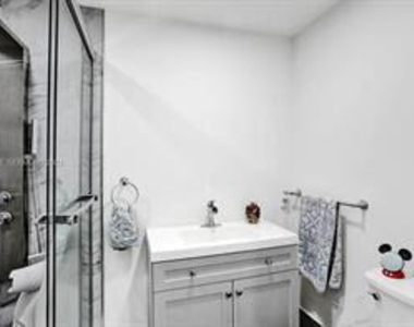 833 Nw 81st Avenue - Photo Thumbnail 20