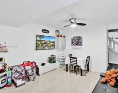 833 Nw 81st Avenue - Photo Thumbnail 24