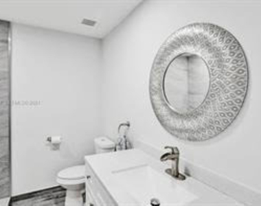 833 Nw 81st Avenue - Photo Thumbnail 10