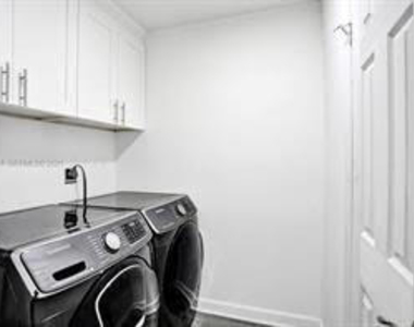 833 Nw 81st Avenue - Photo Thumbnail 27