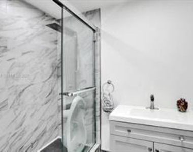 833 Nw 81st Avenue - Photo Thumbnail 19