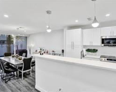833 Nw 81st Avenue - Photo Thumbnail 4