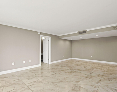 4200 N Ocean - Photo Thumbnail 6