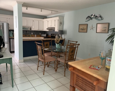 825 Center Street - Photo Thumbnail 14