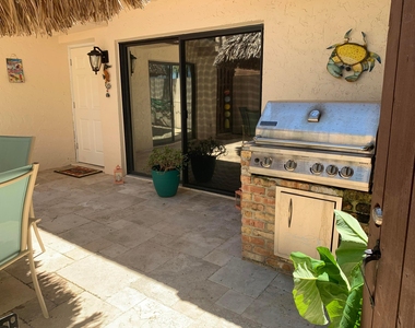 825 Center Street - Photo Thumbnail 11