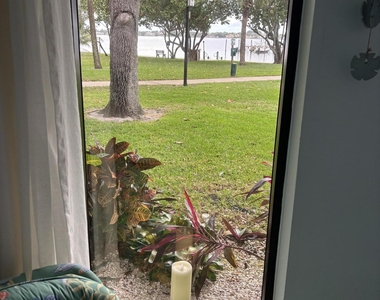 825 Center Street - Photo Thumbnail 4